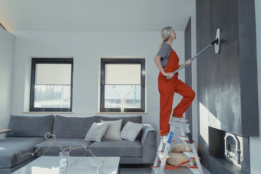 Nettoyer un mur peint avec une peinture non lessivable