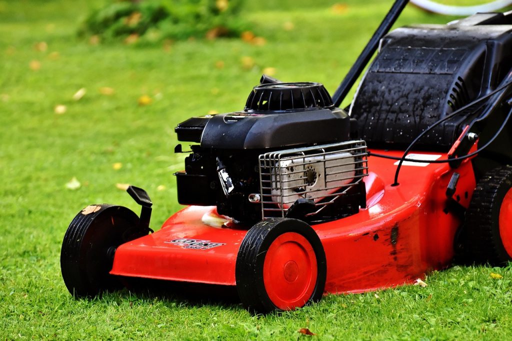 Réparation d'un moteur de tondeuse qui ne démarre pas