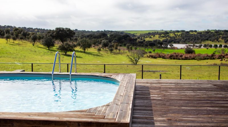 le prix d’une piscine sur terrain en pente