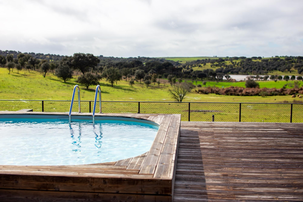 le prix d’une piscine sur terrain en pente