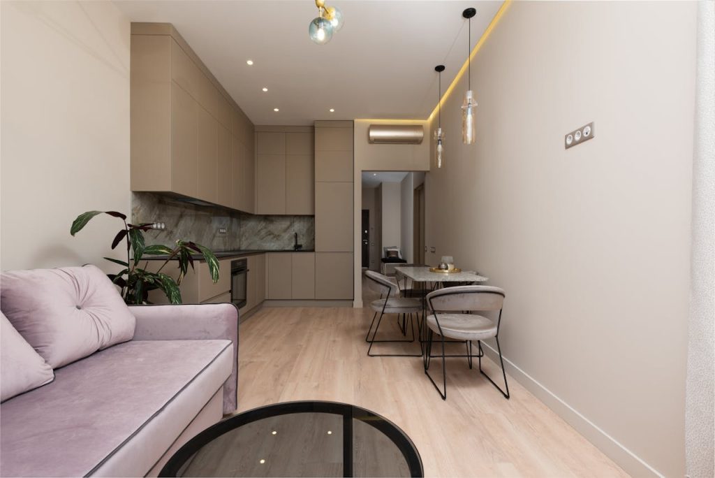Salon cuisine ouverte pour aménager un espace convivial et fonctionnel